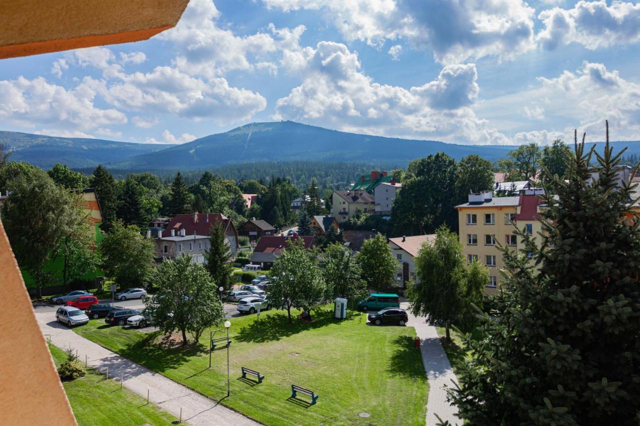 Duze W Centrum Z Widokiem Sklářská Poruba Exteriér fotografie